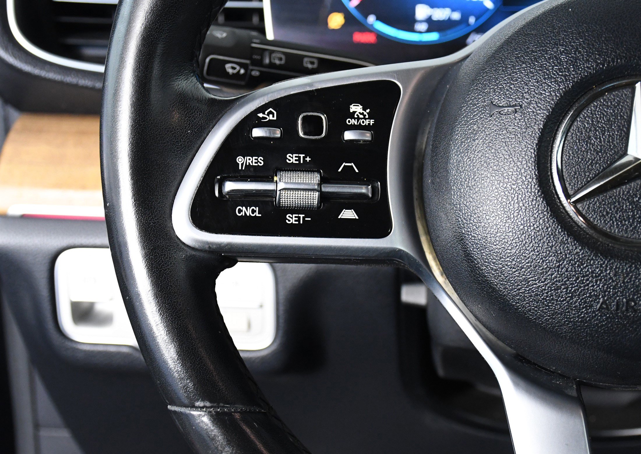 Used 2020 Mercedes-Benz GLE 450 4MATIC image 11