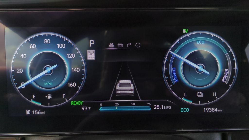 Certified 2025 Hyundai Elantra SEL FWD image 20