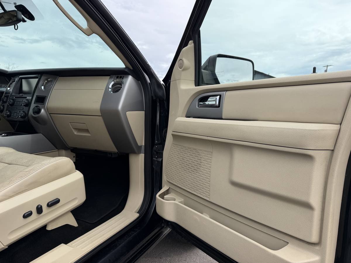 Used 2015 Ford Expedition Max Limited AWD/4WD image 20