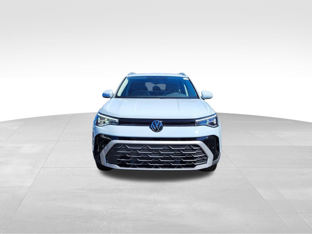 New 2026 Volkswagen Taos SE AWD/4WD image 2