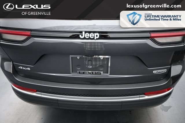 Used 2026 Jeep Grand Cherokee Summit AWD/4WD image 29