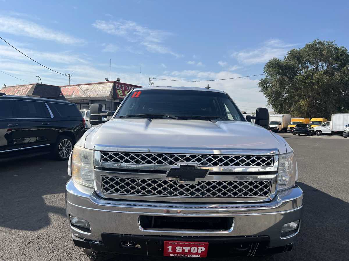 Used 2011 Chevrolet Silverado 2500 LTZ AWD/4WD image 2