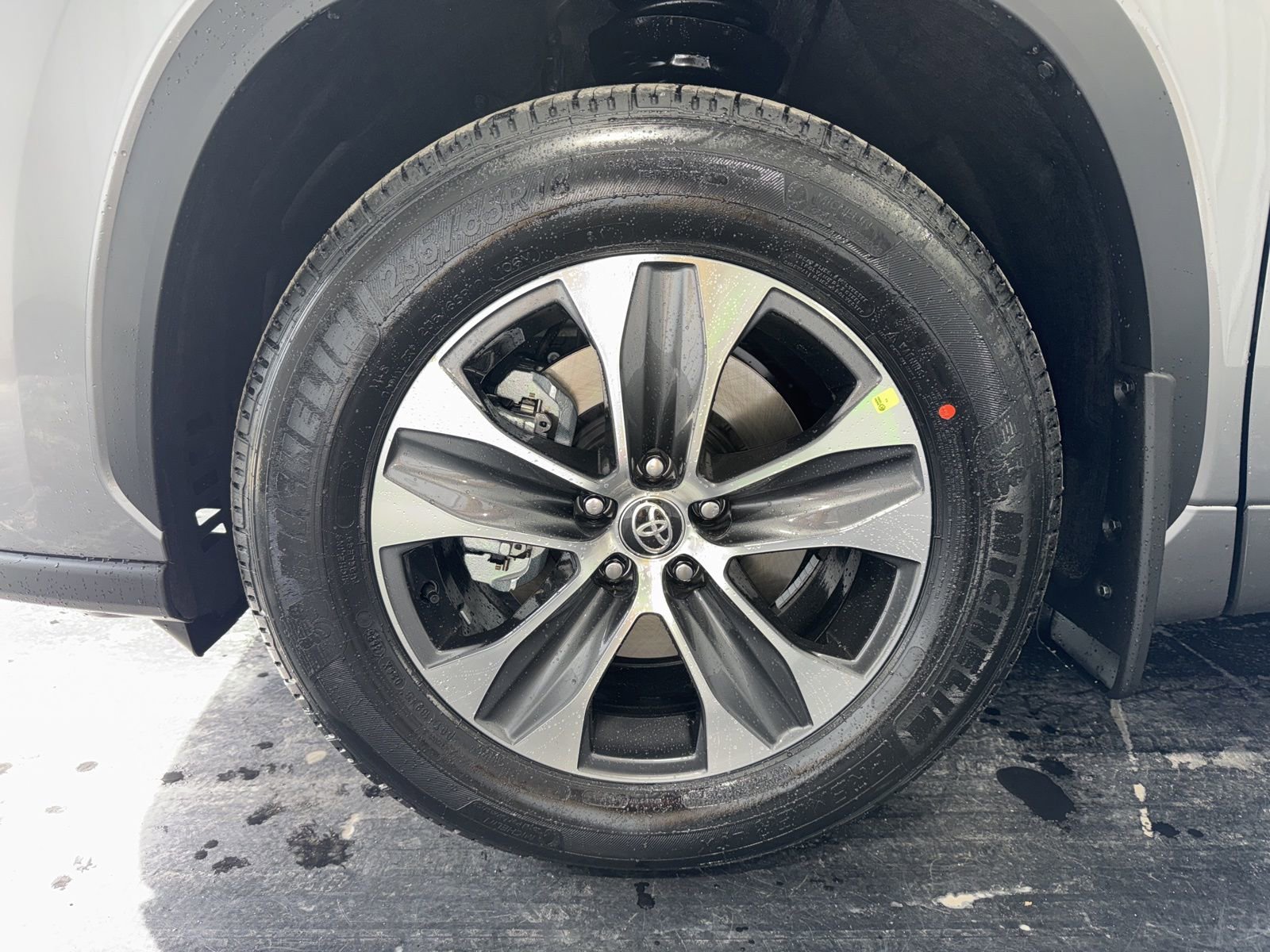 New 2026 Toyota Highlander XLE image 6