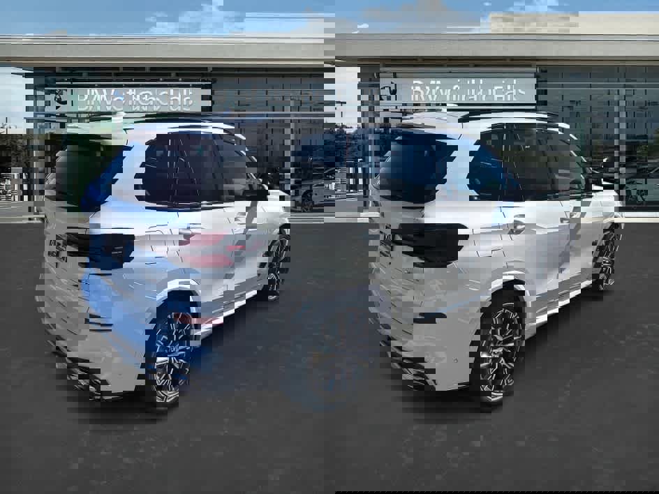 Used 2026 BMW X5 xDrive50e w/ M Sport Package image 9