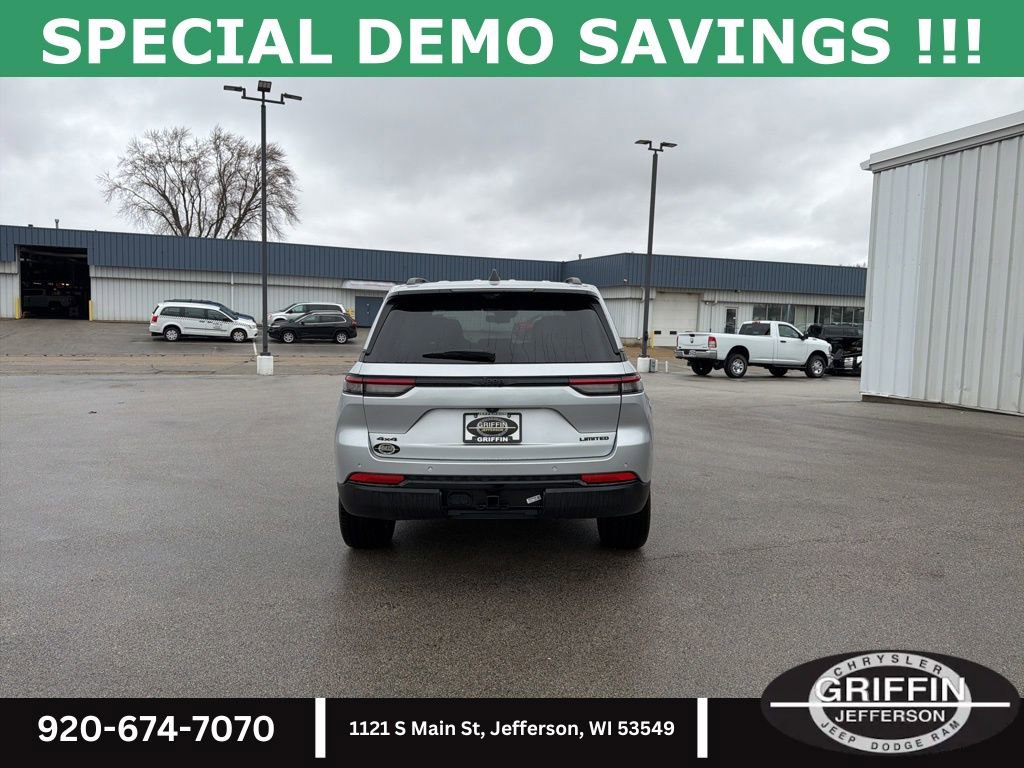 New 2025 Jeep Grand Cherokee Limited w/ Luxury Tech Group II image 7