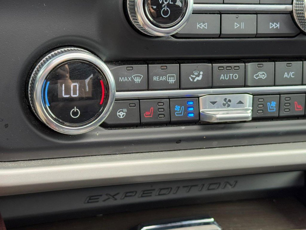 Used 2023 Ford Expedition Max Limited AWD/4WD image 24