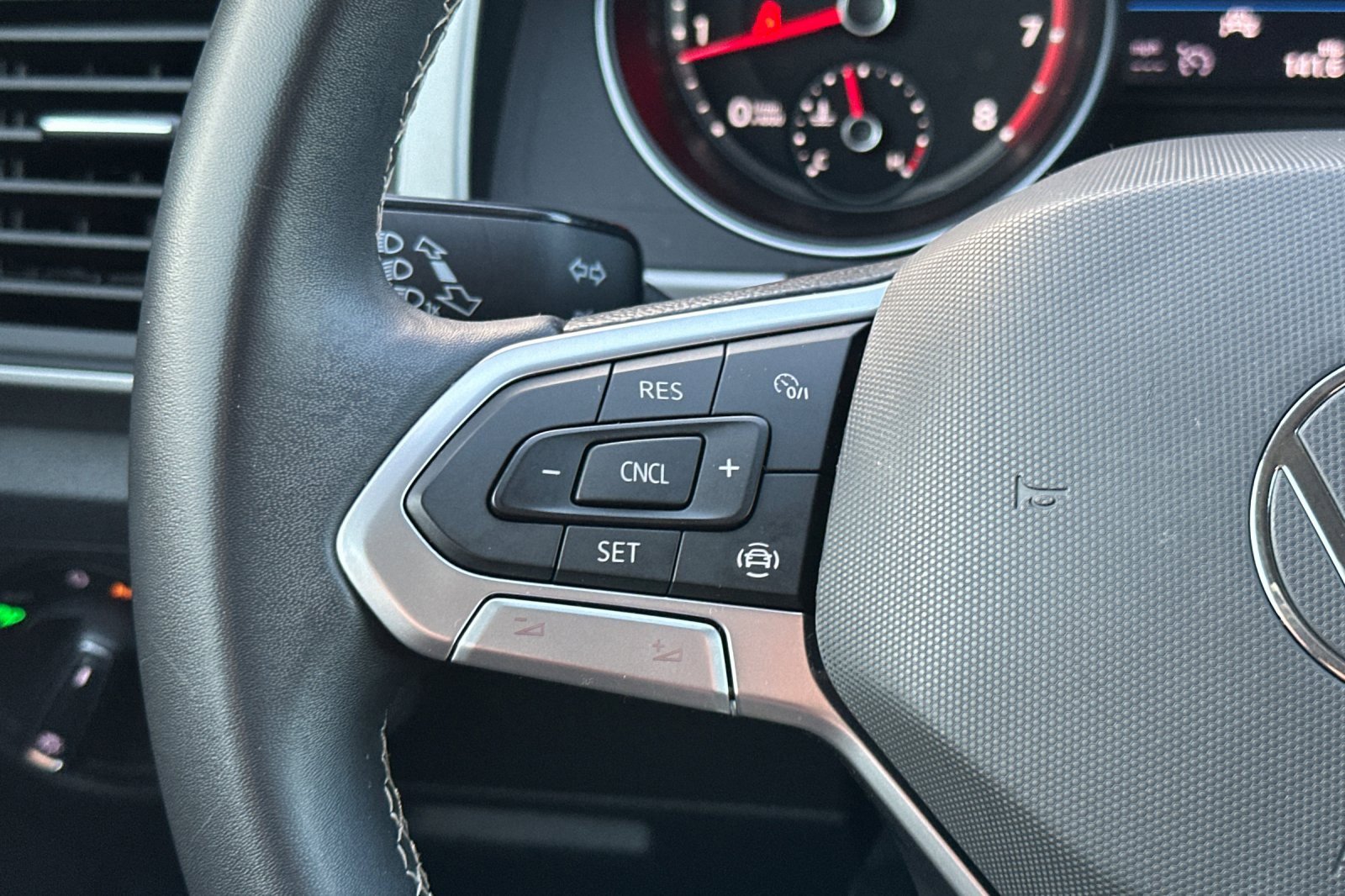 Used 2021 Volkswagen Atlas SE image 27