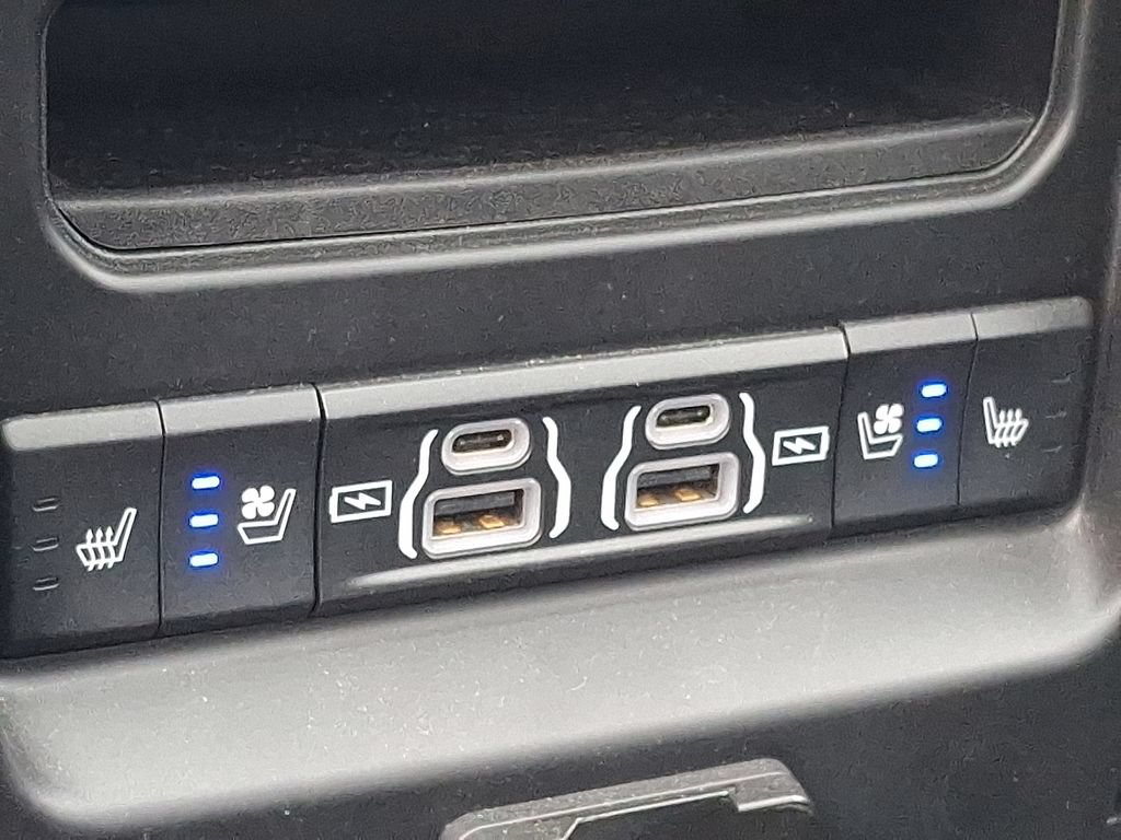 Used 2022 RAM 1500 Limited AWD/4WD image 9