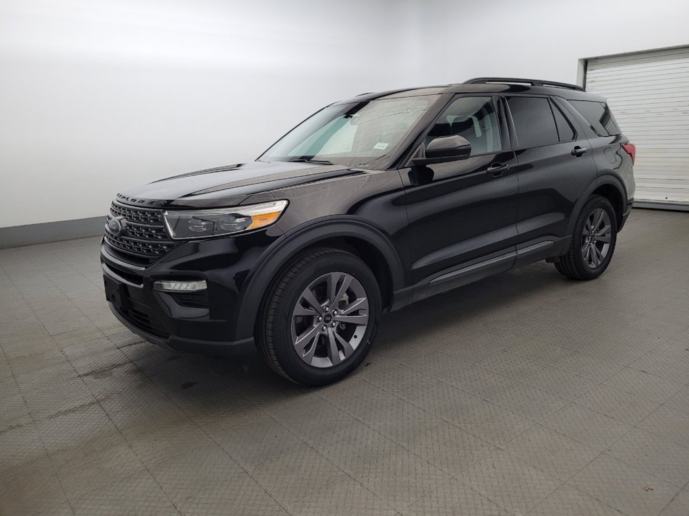 Used 2022 Ford Explorer XLT w/ Equipment Group 202A AWD/4WD image 2