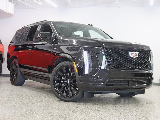 Used 2025 Cadillac Escalade Sport Platinum w/ LPO, ONYX Package AWD/4WD image 6