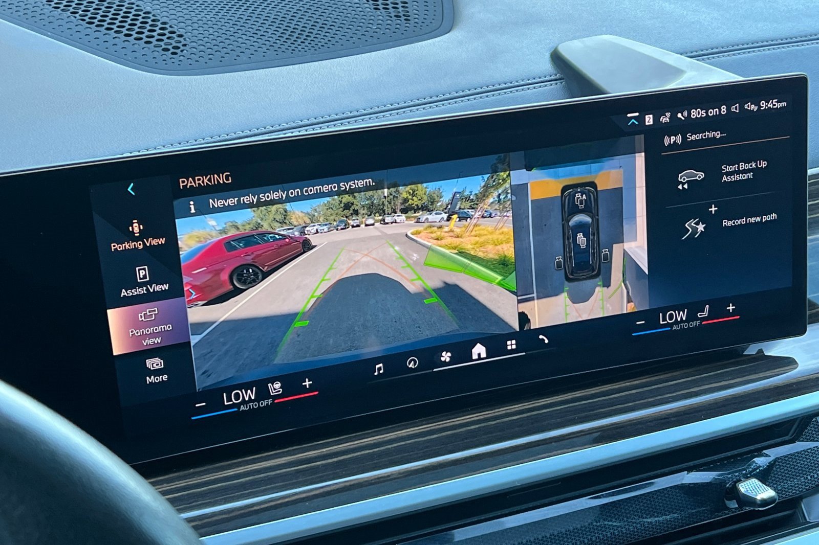 Used 2025 BMW X7 xDrive40i w/ Climate Comfort Package image 26