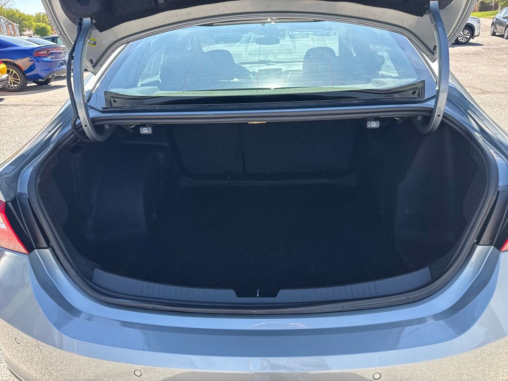 Used 2025 Chevrolet Malibu LT FWD image 23