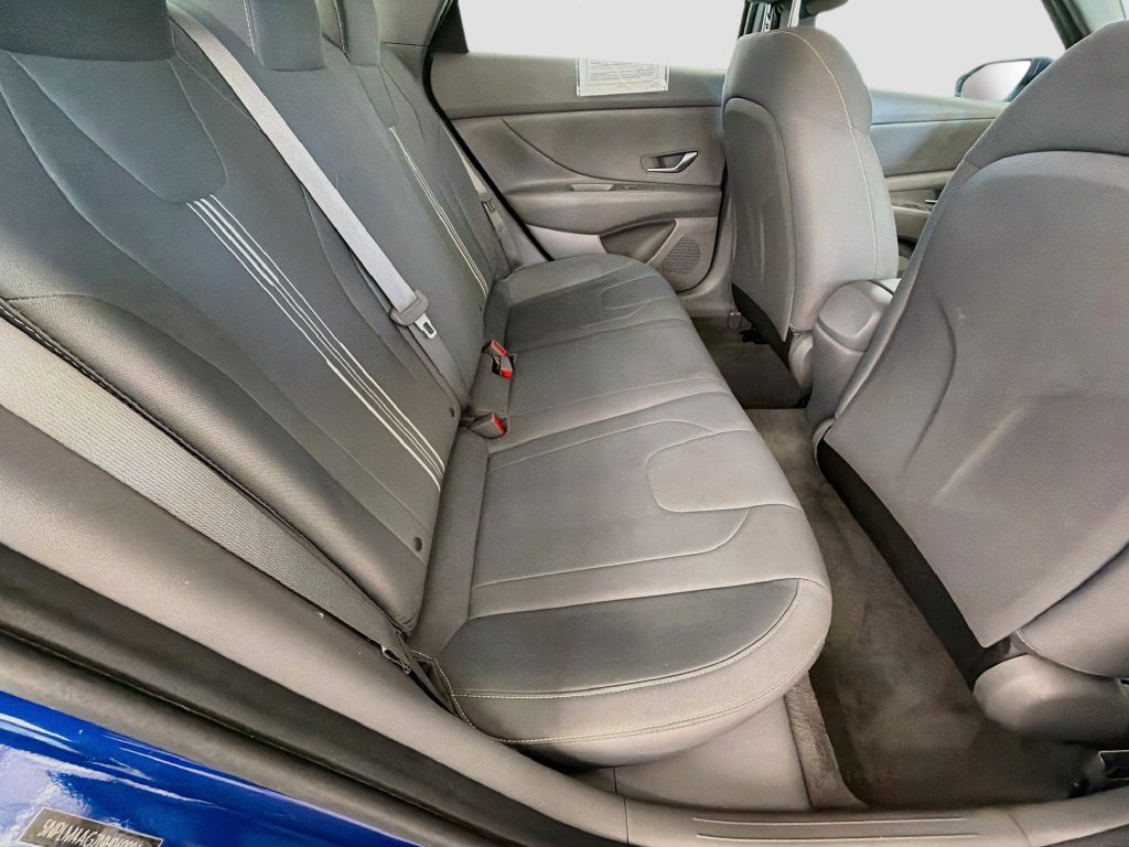 Used 2022 Hyundai Elantra SEL w/ Preferred Accessory Package FWD image 26