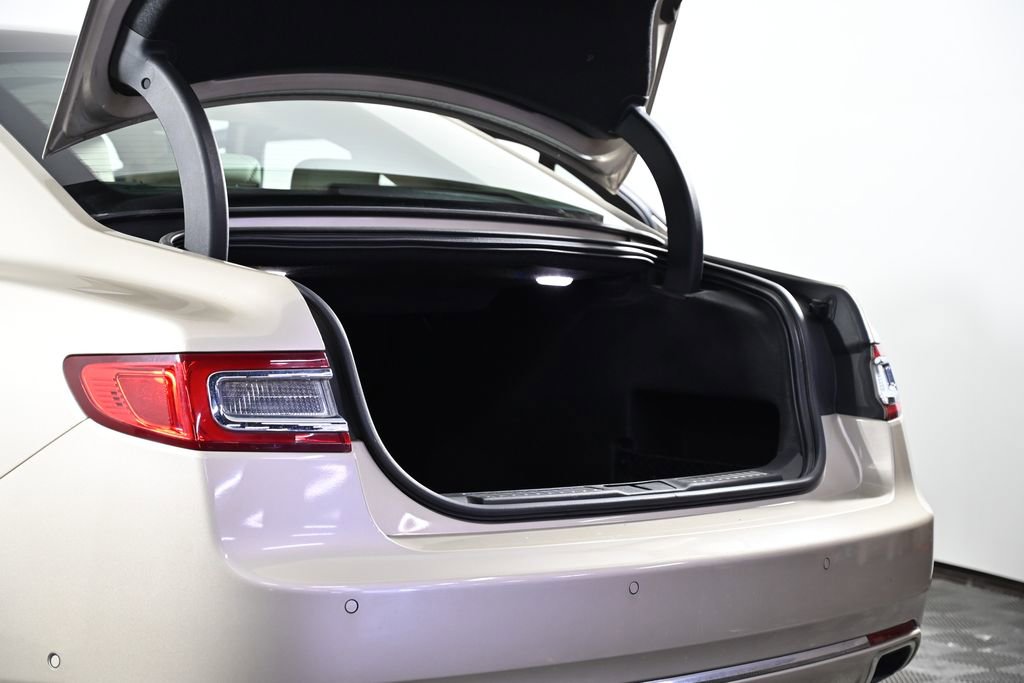 Used 2017 Lincoln Continental Reserve w/ Technology Package FWD image 35