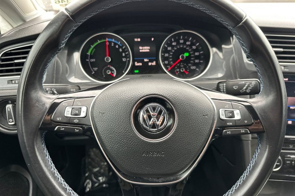 Used 2019 Volkswagen e-Golf SE image 20