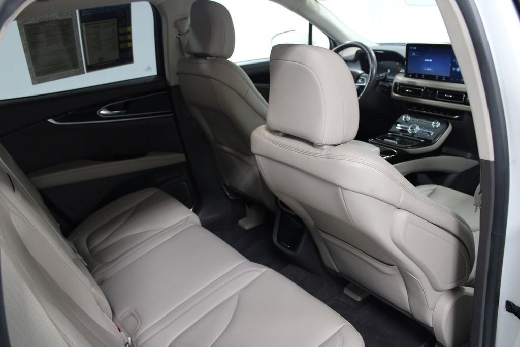 Used 2022 Lincoln Nautilus AWD w/ Premium Package image 34