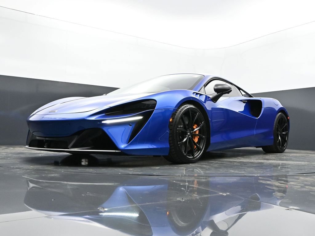 Used 2023 McLaren Artura image 32