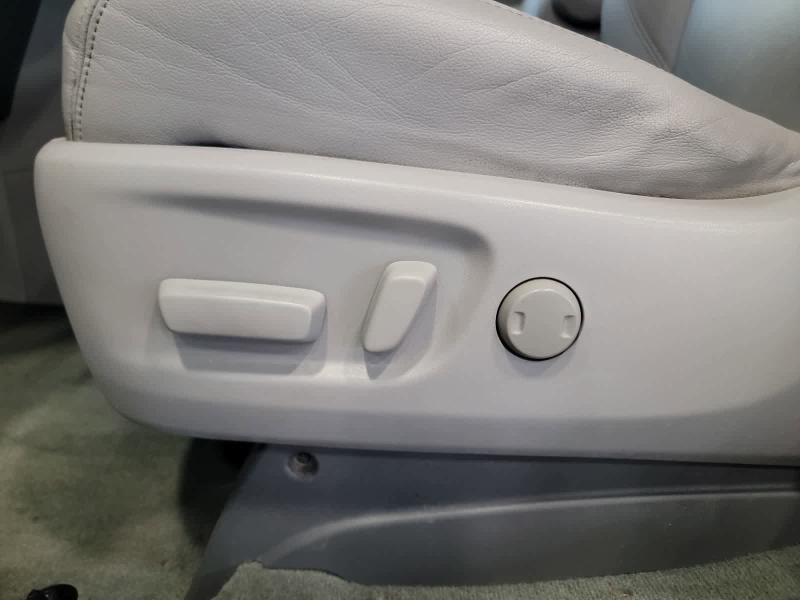 Used 2016 Toyota Sienna XLE FWD image 16