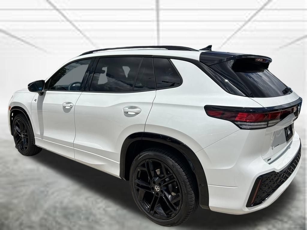 New 2026 Volkswagen Tiguan SE R-Line FWD image 3