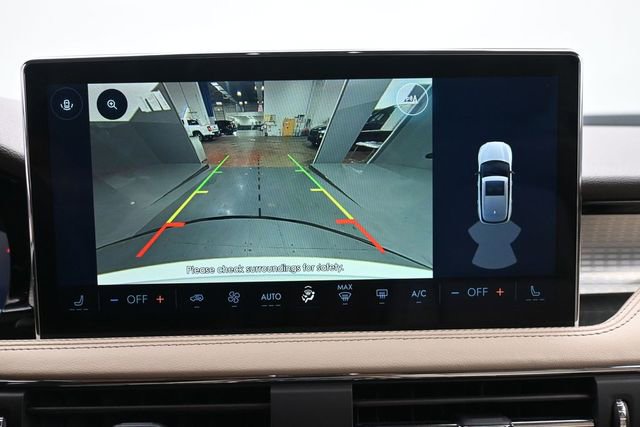 Used 2023 Lincoln Corsair AWD image 16