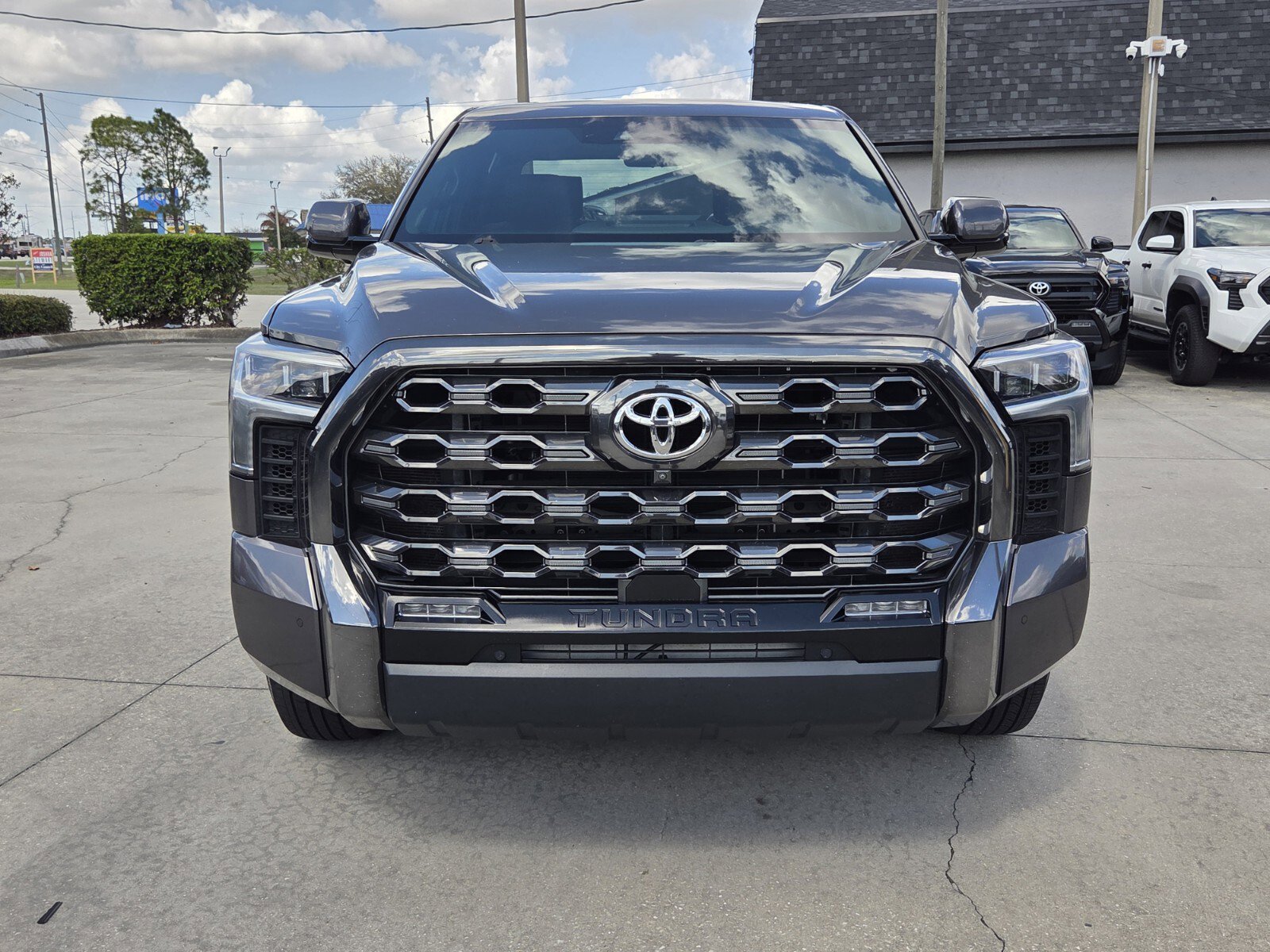 Used 2022 Toyota Tundra Platinum image 2