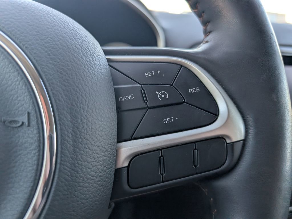 Used 2018 Jeep Compass Limited w/ Navigation Group image 14