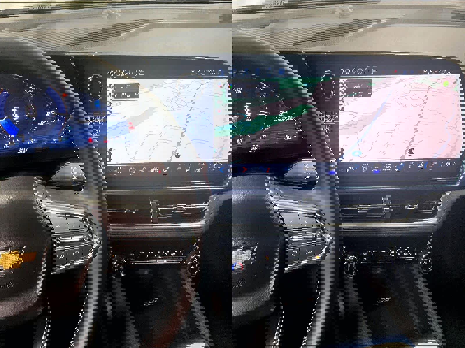 Used 2025 Chevrolet Equinox EV LT w/ Convenience Package image 19