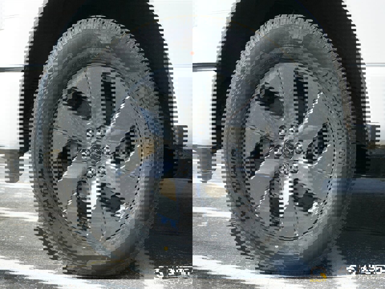 Used 2023 Ford F150 Lightning Lariat image 9