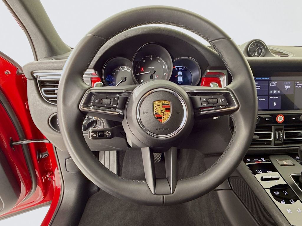 Certified 2025 Porsche Macan AWD/4WD image 15