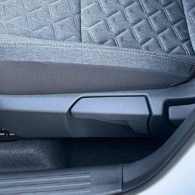 New 2026 Nissan Kicks SV w/ Cold Weather Package FWD image 27