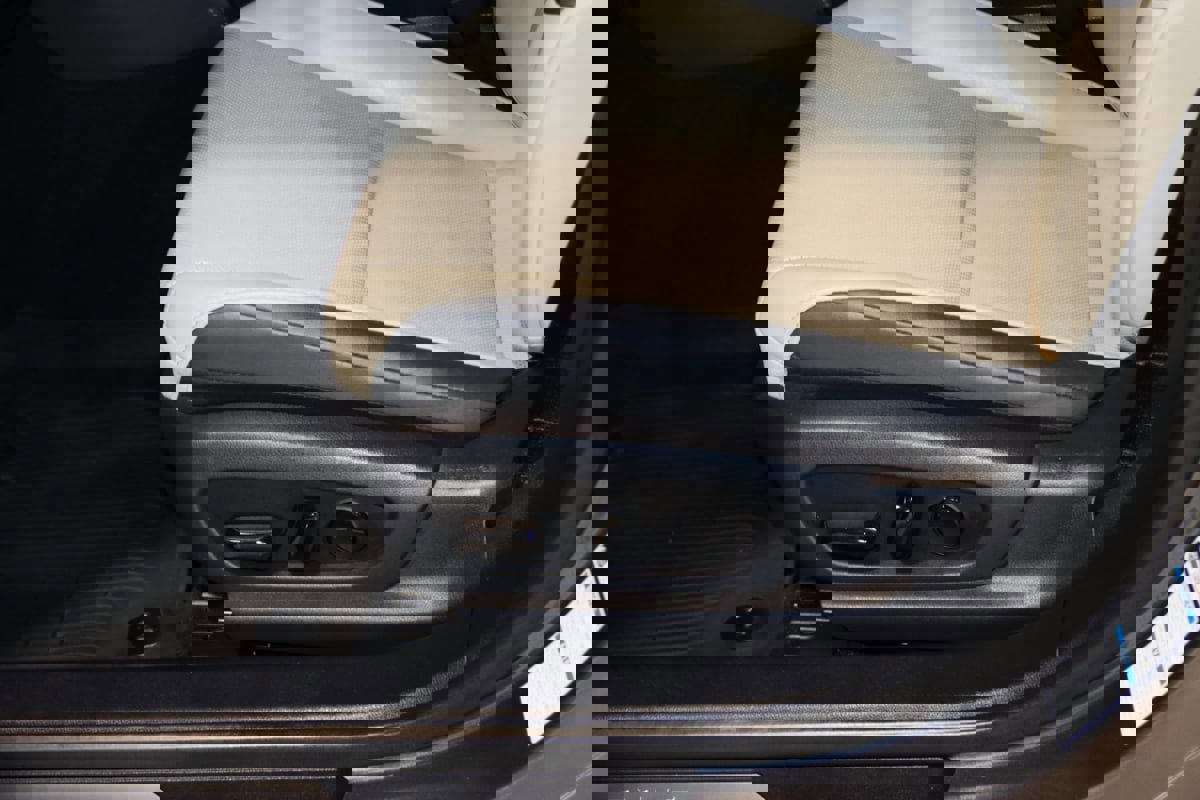 Used 2021 Lexus ES 250 w/ Premium Package image 31