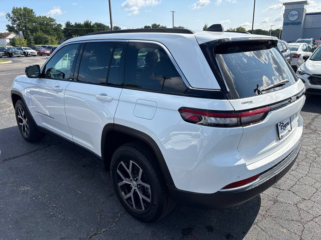 Used 2024 Jeep Grand Cherokee Limited RWD image 5