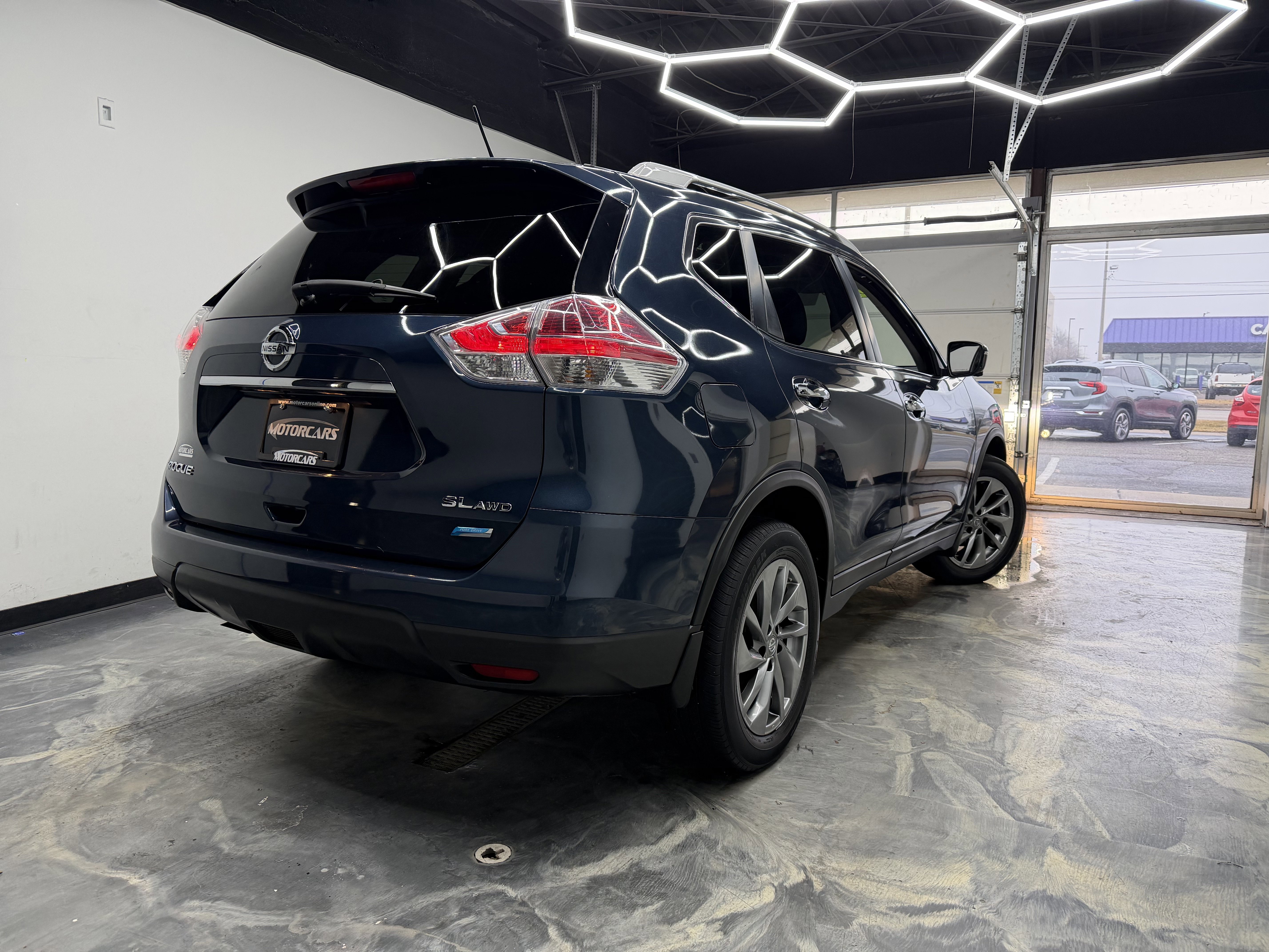 Used 2015 Nissan Rogue SL image 3