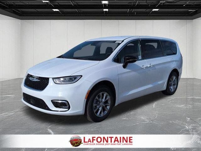 New 2026 Chrysler Pacifica Select