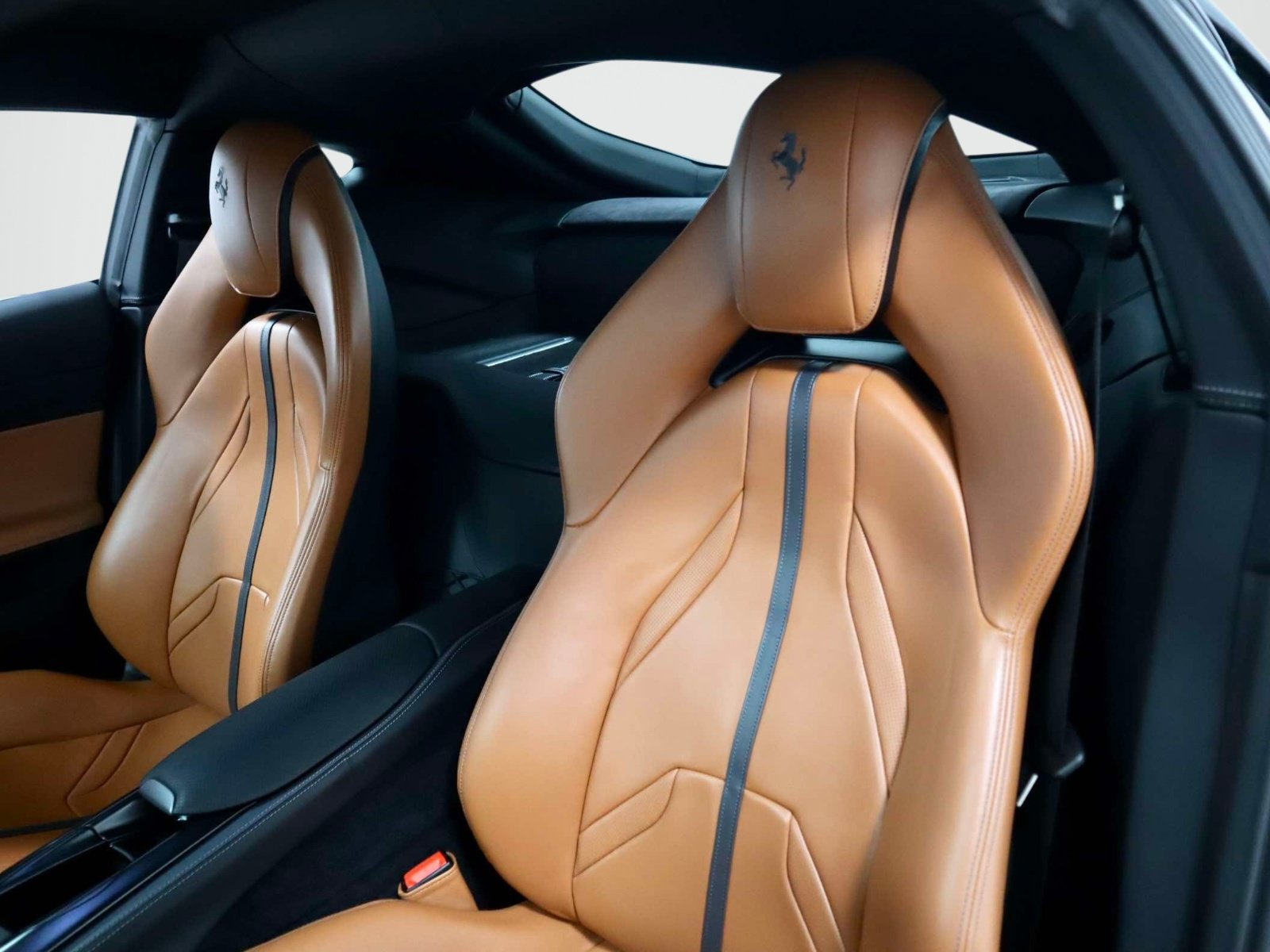 Certified 2020 Ferrari 812 Superfast RWD image 21