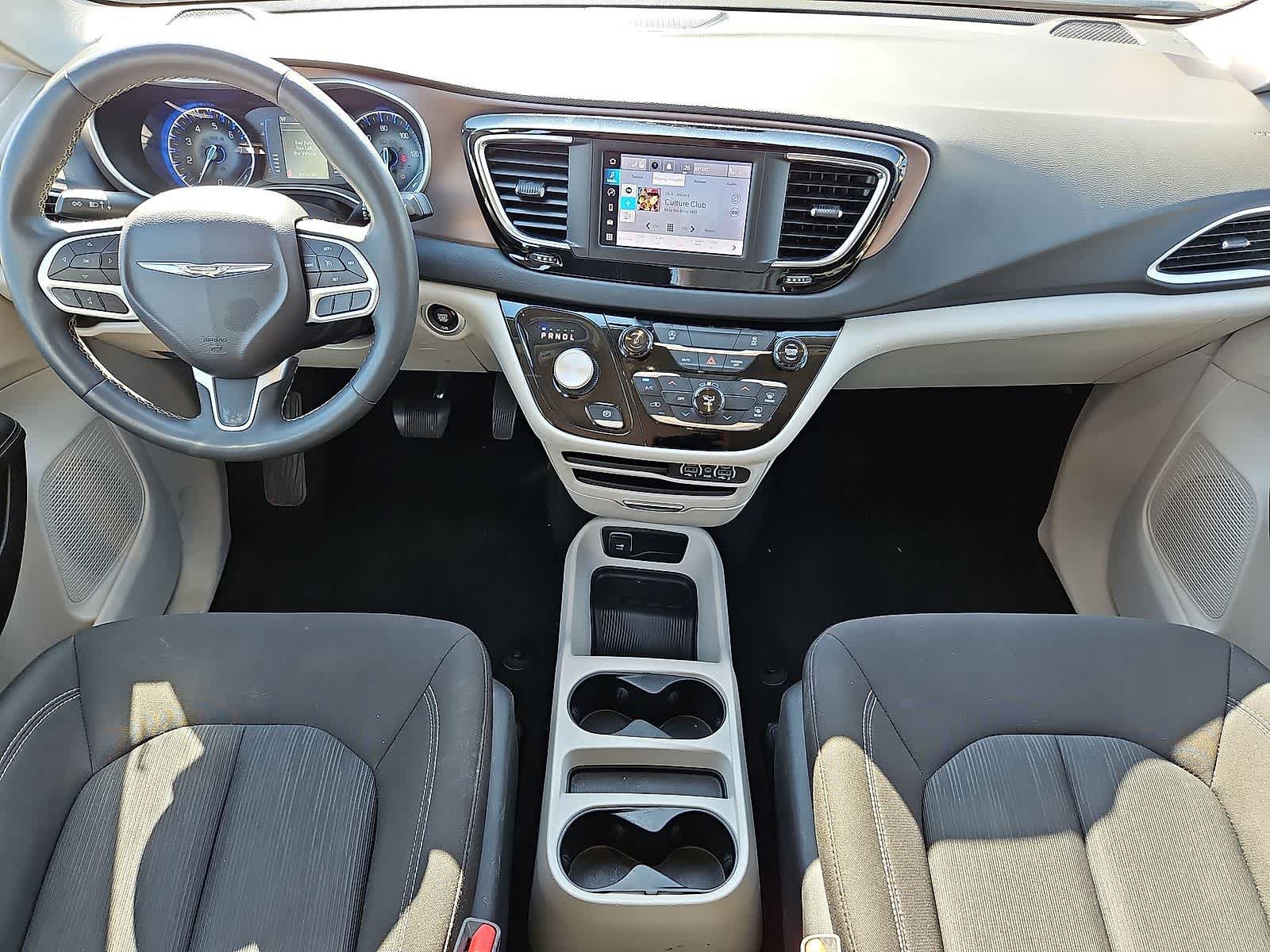 Used 2024 Chrysler Voyager LX FWD image 11