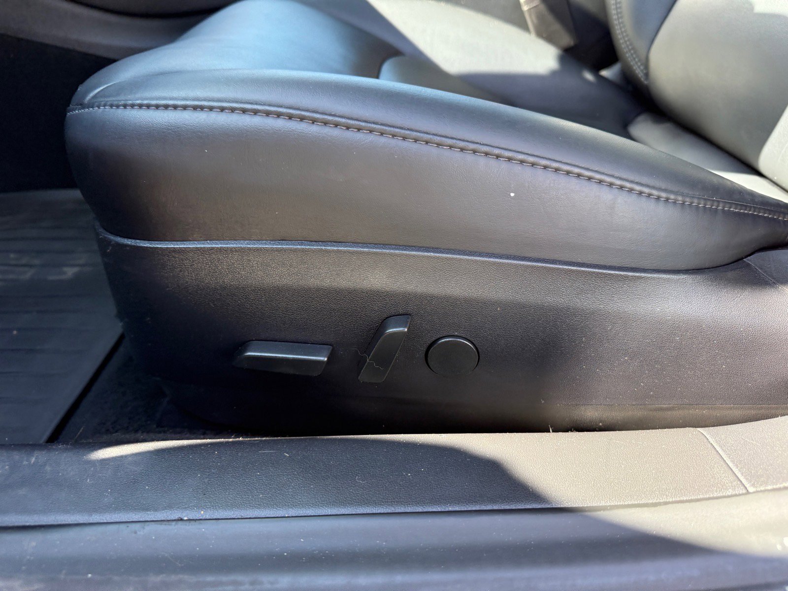 Used 2018 Tesla Model 3 image 12
