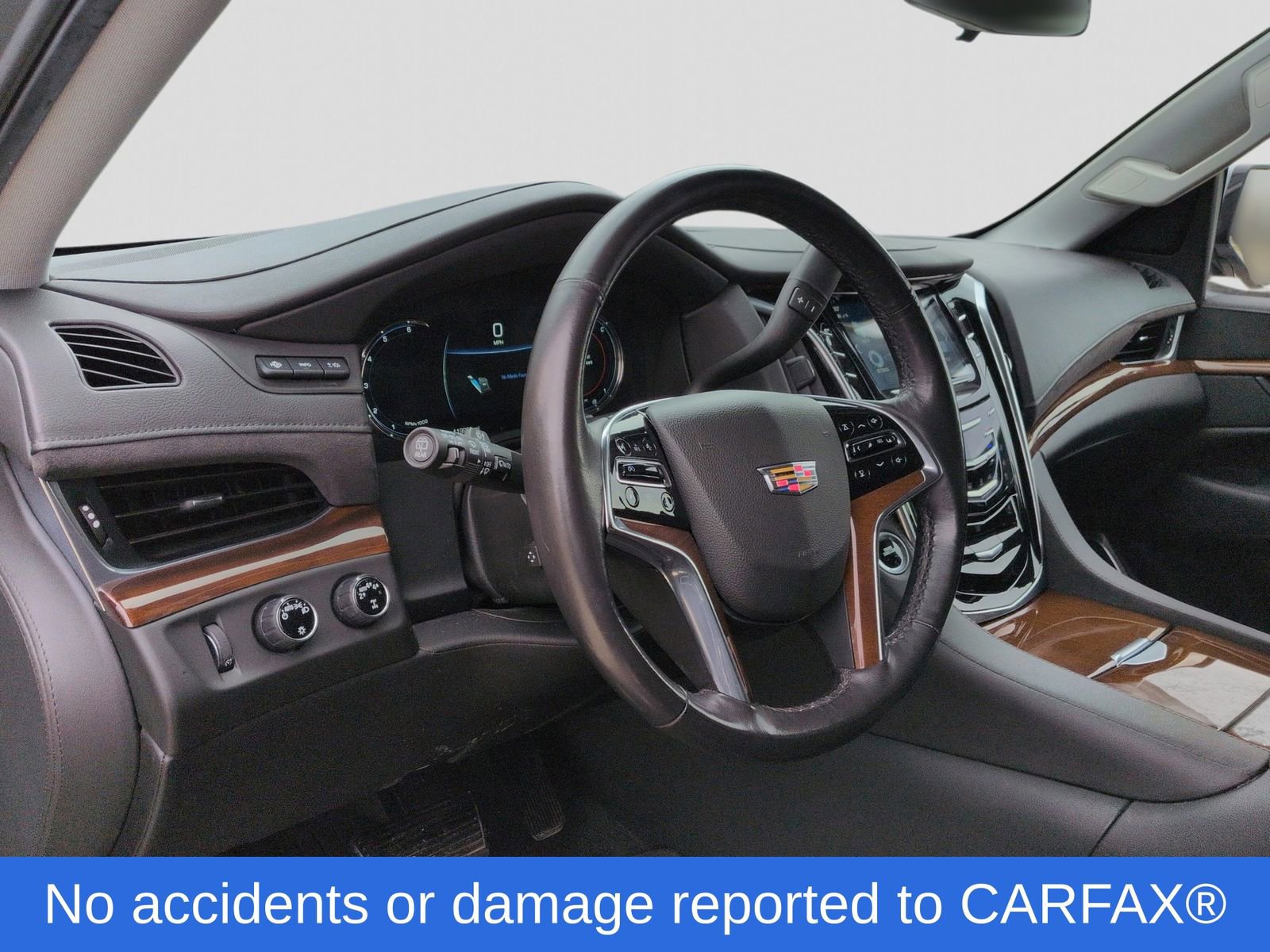 Used 2020 Cadillac Escalade Luxury AWD/4WD image 2