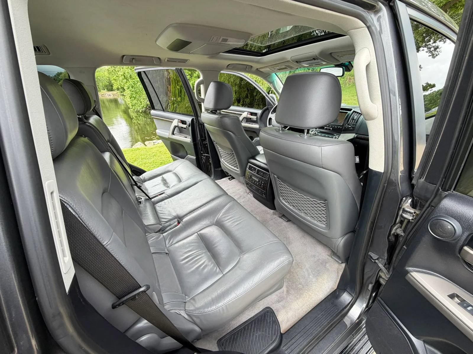 Used 2011 Toyota Land Cruiser w/ Upgrade Pkg AWD/4WD image 61