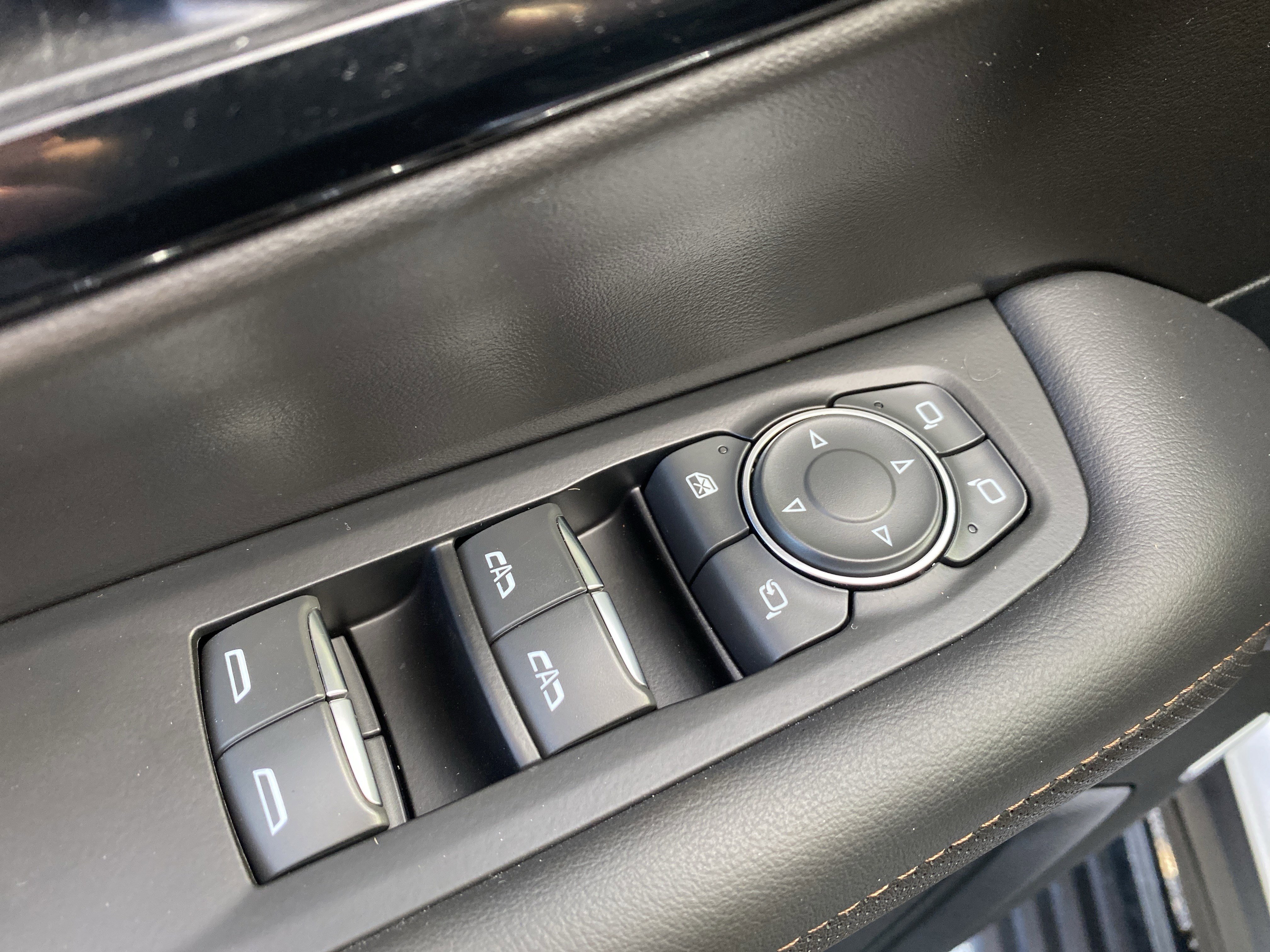 Used 2025 Chevrolet Suburban High Country image 26