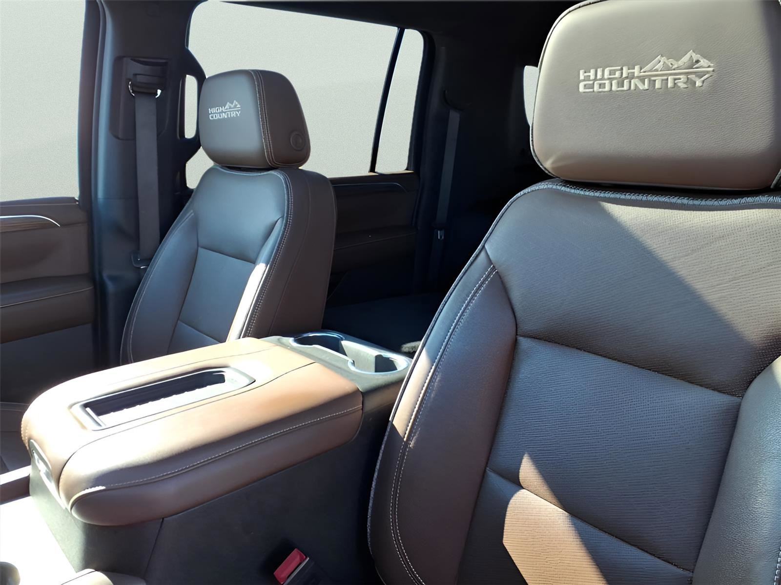 Used 2021 Chevrolet Suburban High Country w/ Premium Package image 14