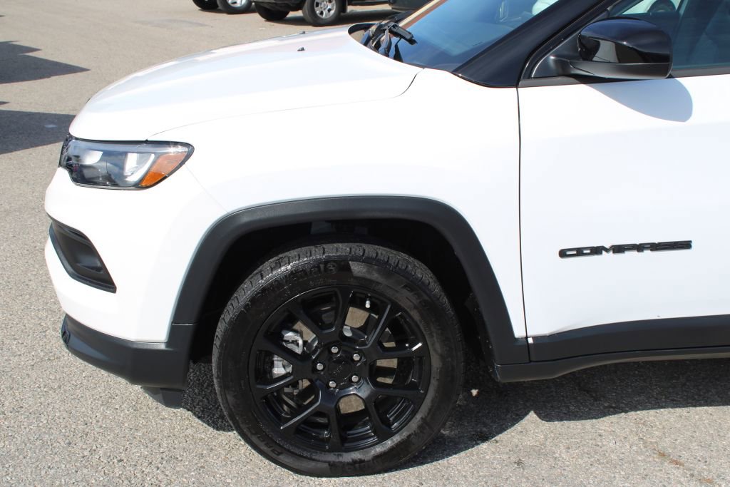 Used 2023 Jeep Compass Altitude image 7
