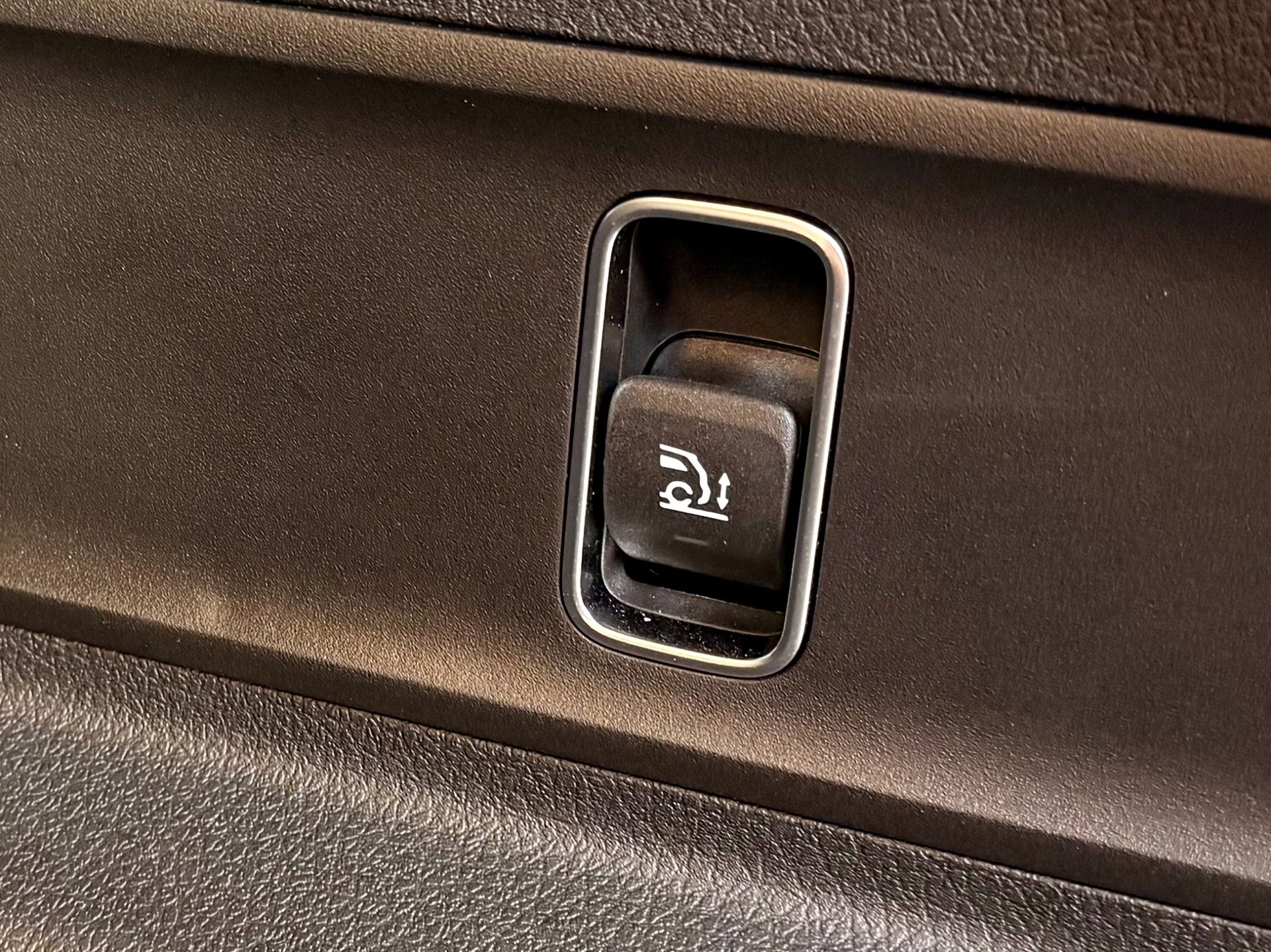 Used 2025 Mercedes-Benz GLE 580 4MATIC image 32