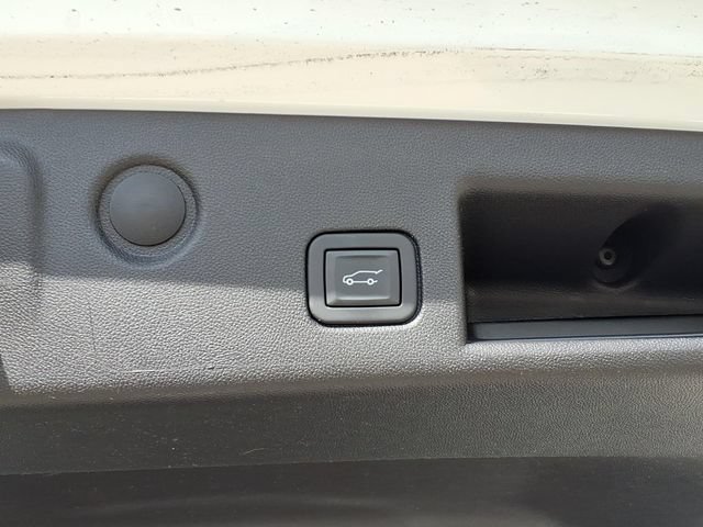 Used 2024 Chevrolet Equinox LT w/ LPO, Floor Liner Package FWD image 21