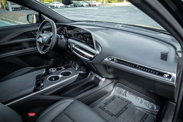 Used 2024 Cadillac Lyriq Tech image 25