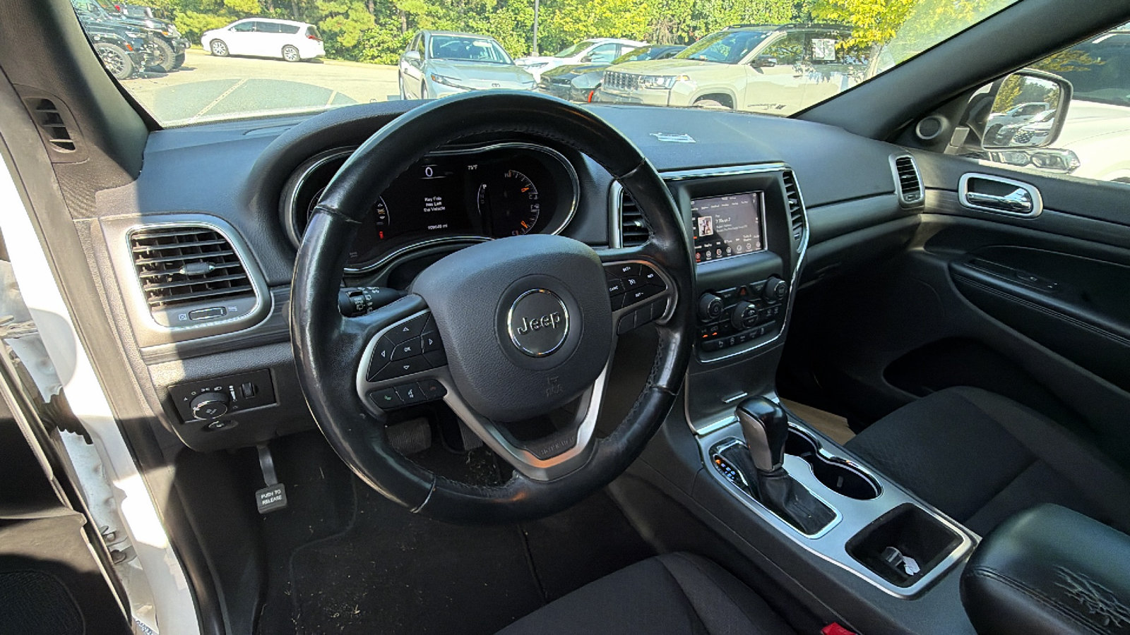 Used 2020 Jeep Grand Cherokee Laredo RWD image 24