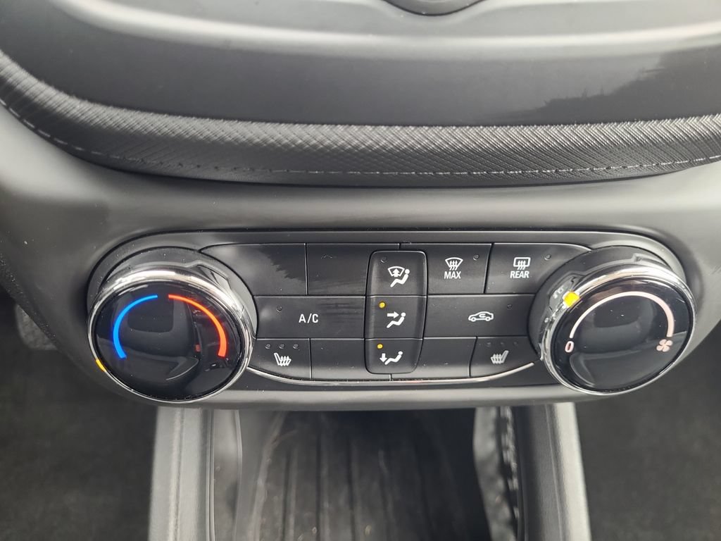 Used 2023 Chevrolet TrailBlazer LT FWD image 23