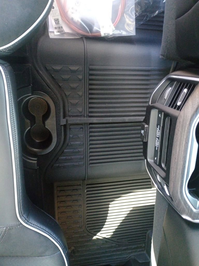New 2025 RAM 3500 Laramie image 12
