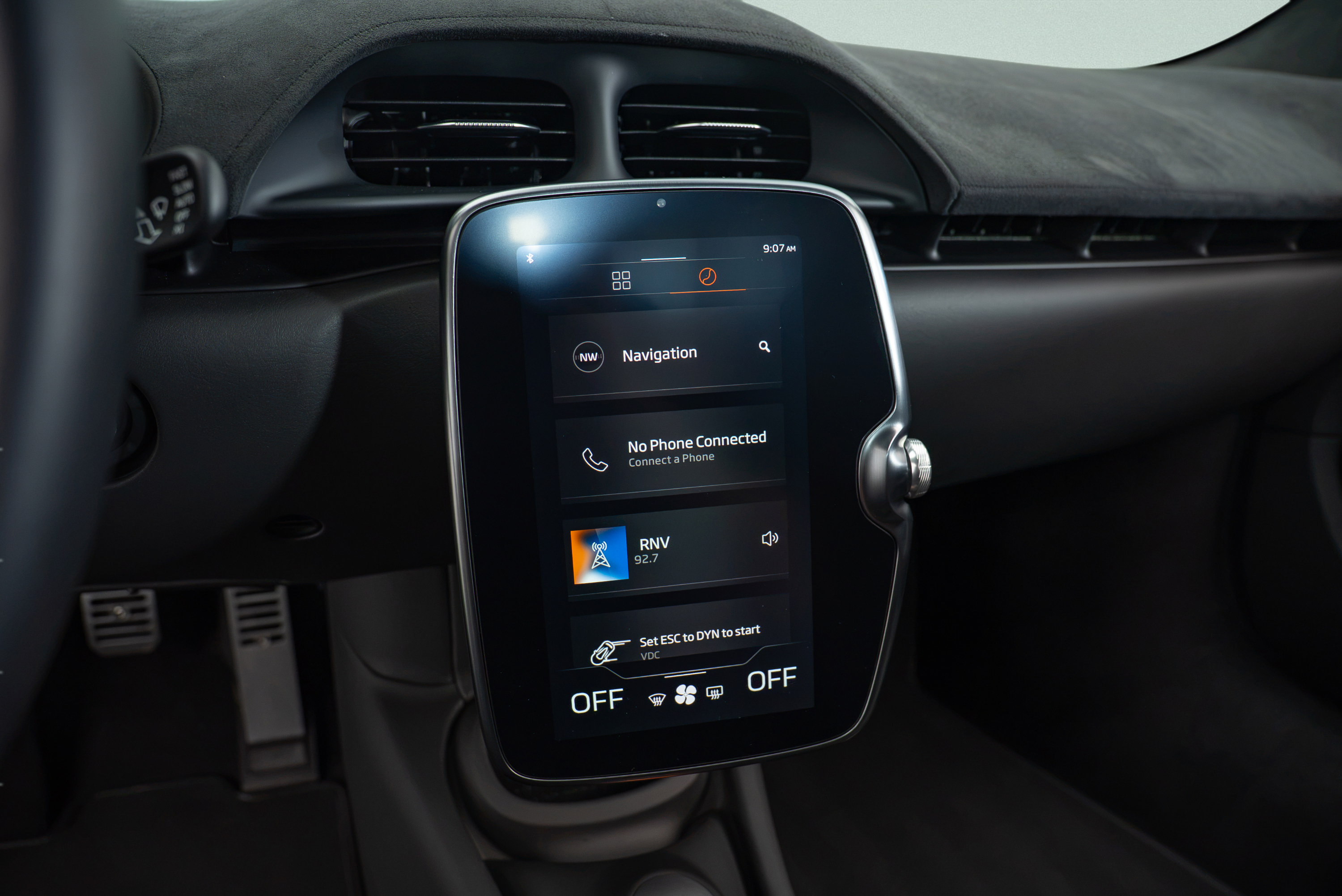 Used 2025 McLaren Artura RWD image 8