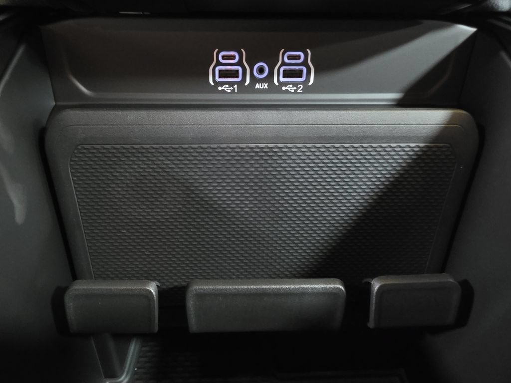 New 2027 RAM 3500 Big Horn AWD/4WD image 24